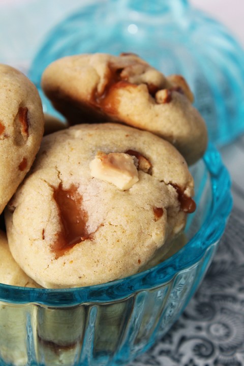White Chocolate Toffee Crunch Cookies