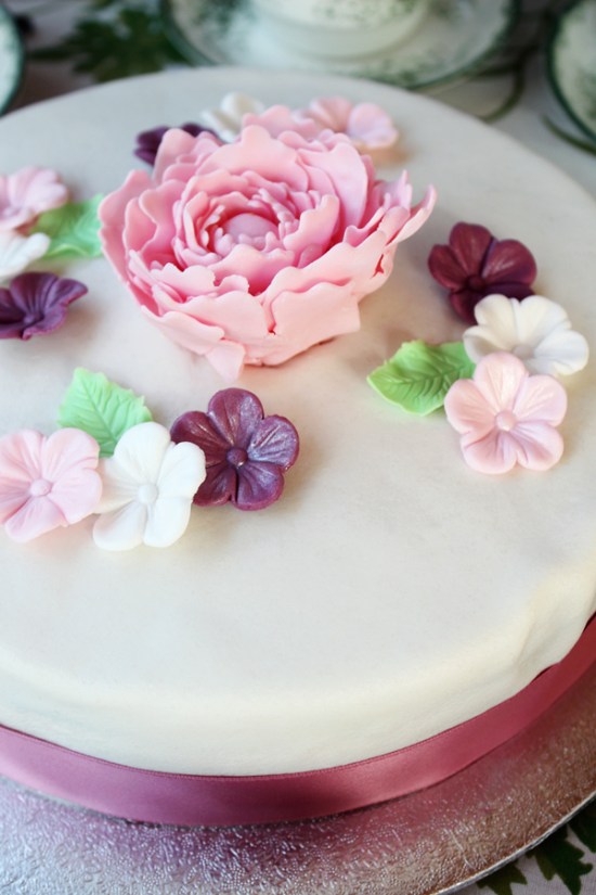 Lime and Strawberry Cake