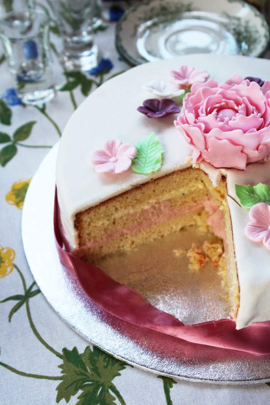 Lime and Strawberry Cake