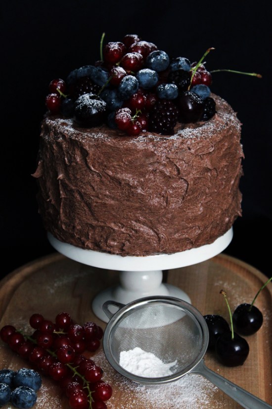 Chocolate Berry Cake with Vanilla Mascarpone Filling
