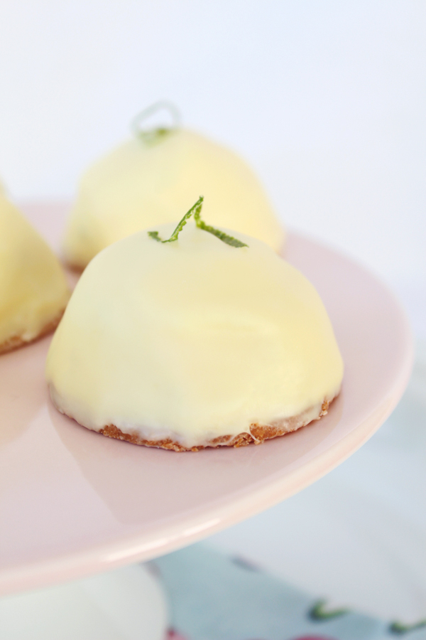 Gräddbullar med lime och vit choklad